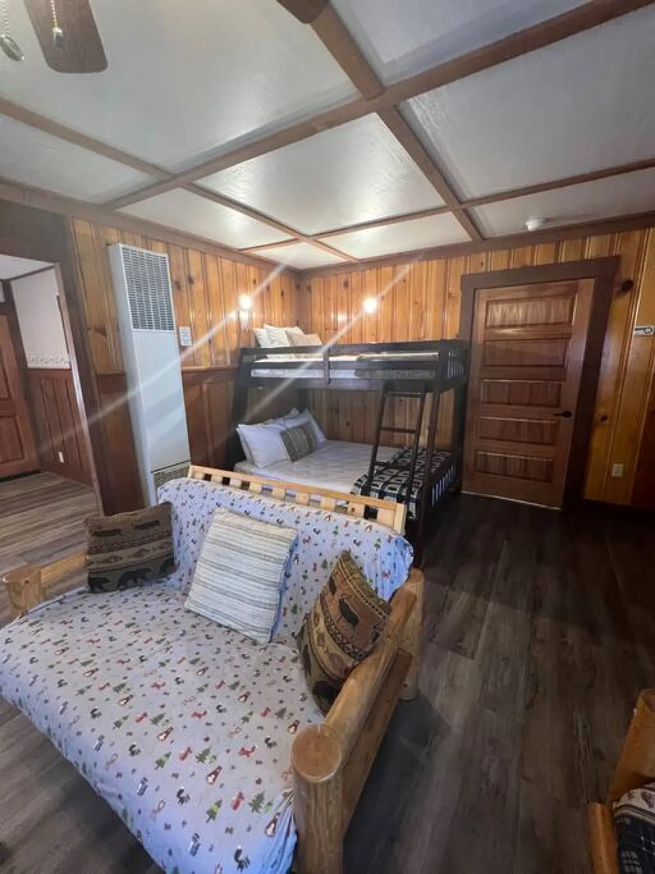 Charming Timber Haven Lodge (7 guest) Cabin#7 4