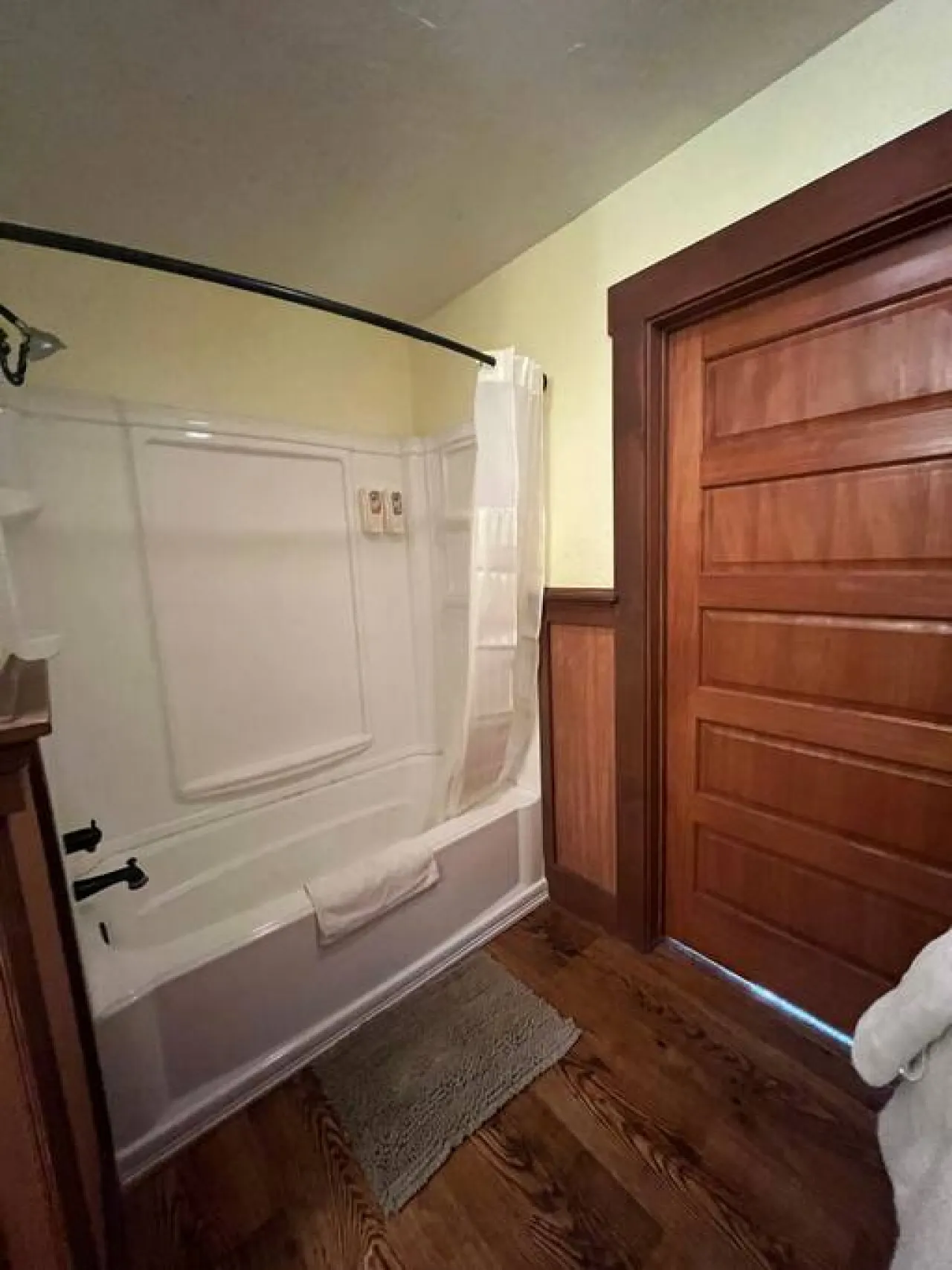 Charming Timber Haven Lodge (7 guest) Cabin#7 5