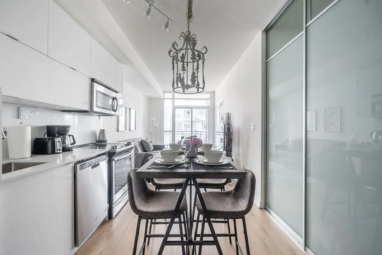 Urban Retreat 1BR+Den Prime Location Parking 3