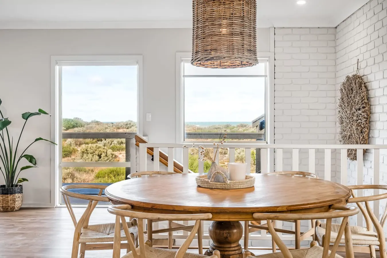 Surfers Reserve—Sophisticated Beachfront Sanctuary 12