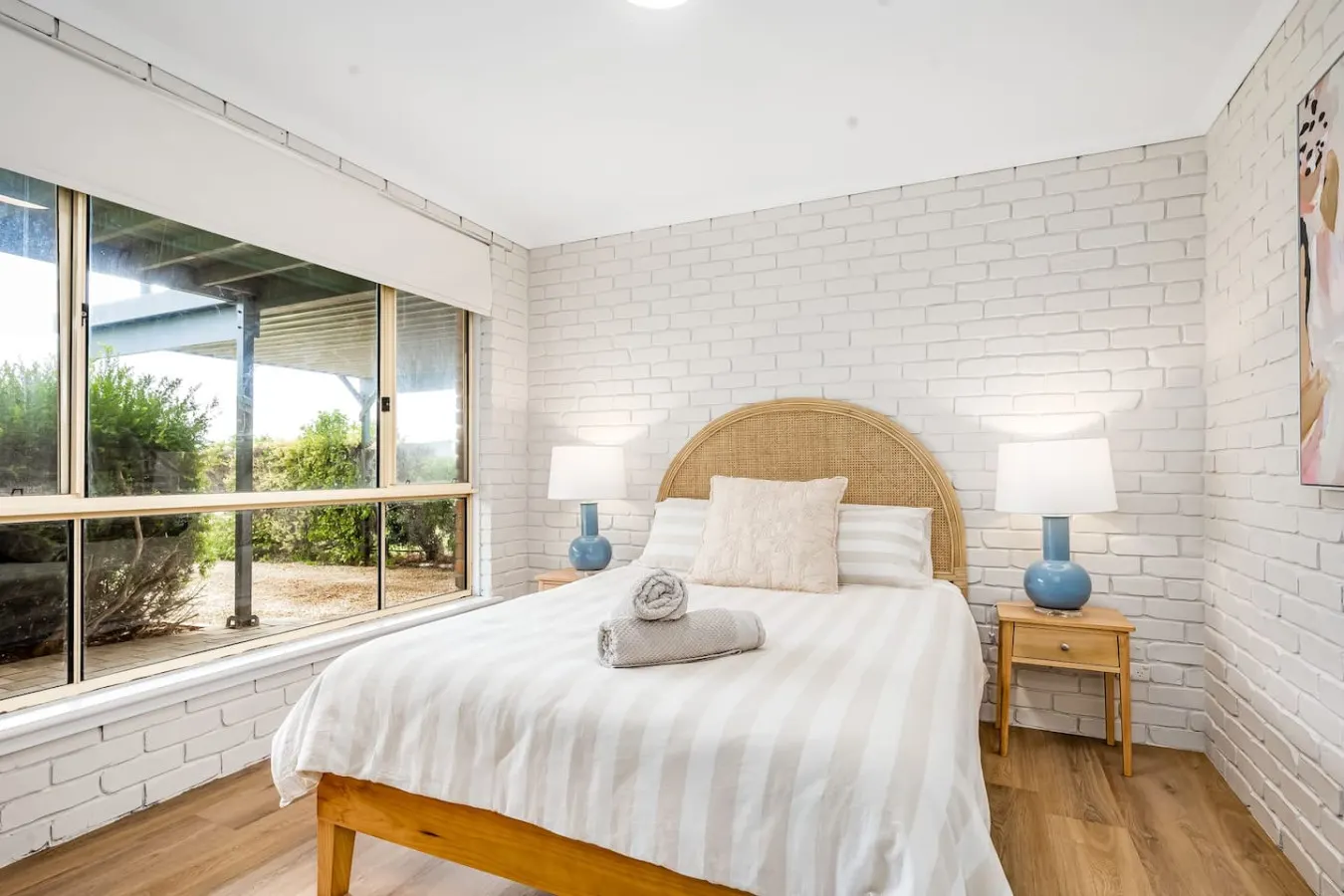 Surfers Reserve—Sophisticated Beachfront Sanctuary 18