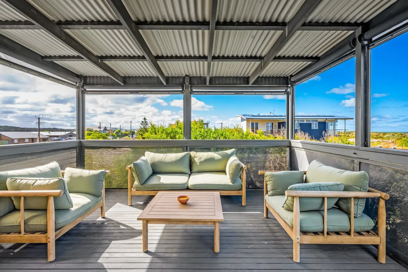 Surfers Reserve—Sophisticated Beachfront Sanctuary — photo 4