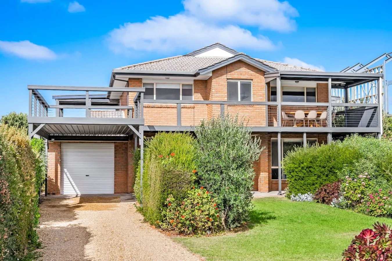 Surfers Reserve—Sophisticated Beachfront Sanctuary 6