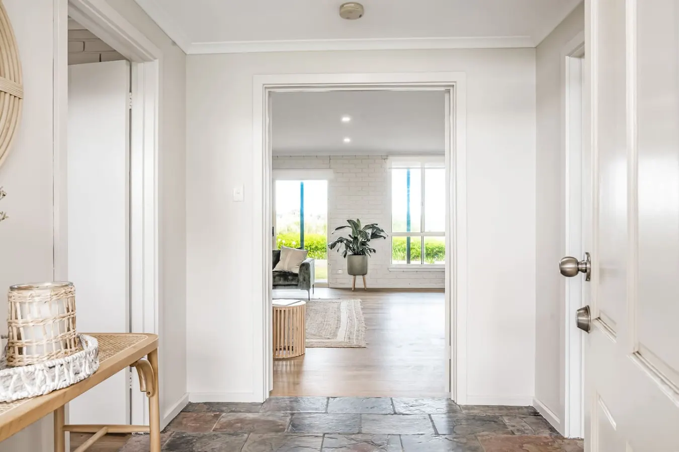 Surfers Reserve—Sophisticated Beachfront Sanctuary 7