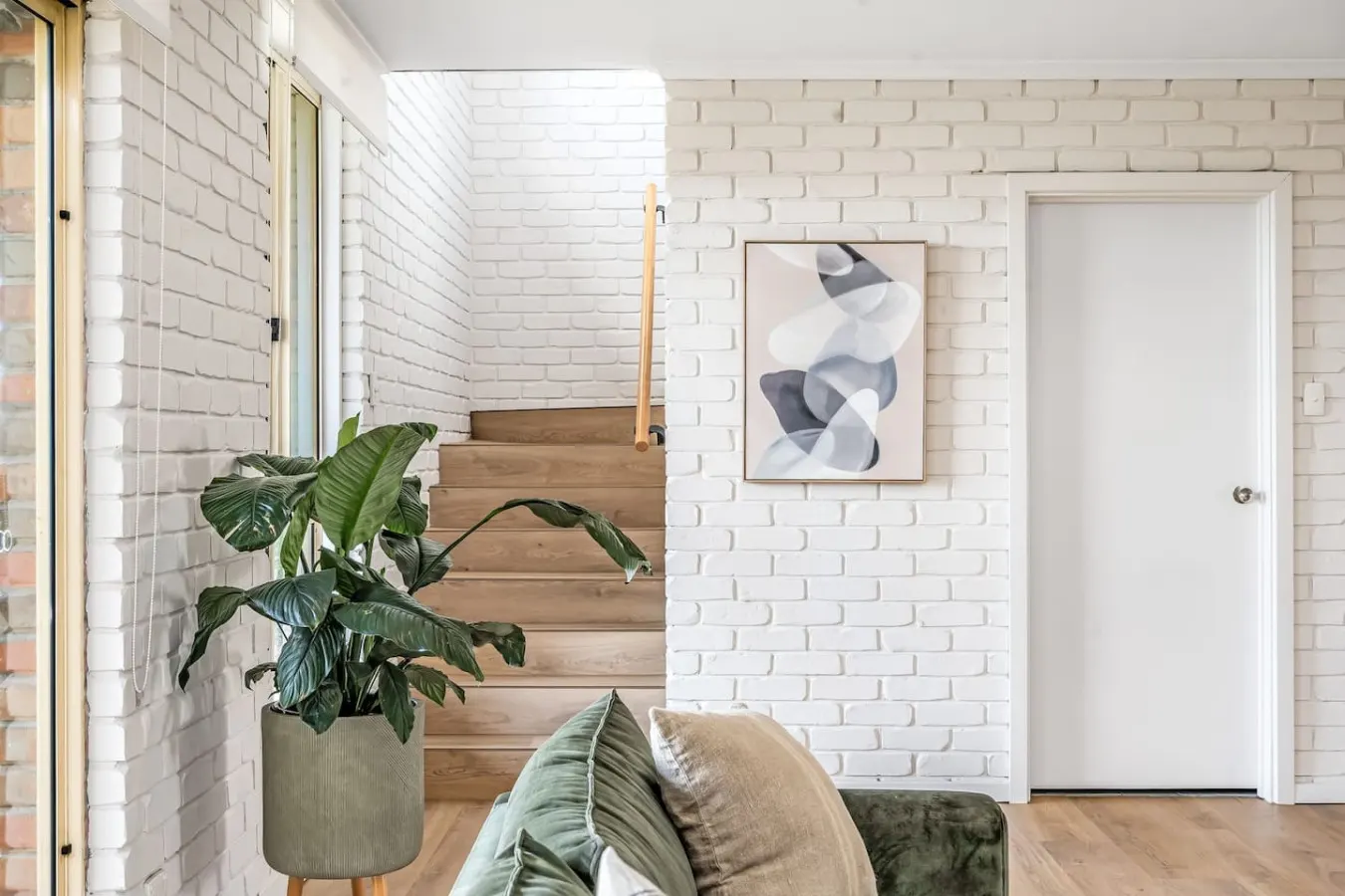 Surfers Reserve—Sophisticated Beachfront Sanctuary 8