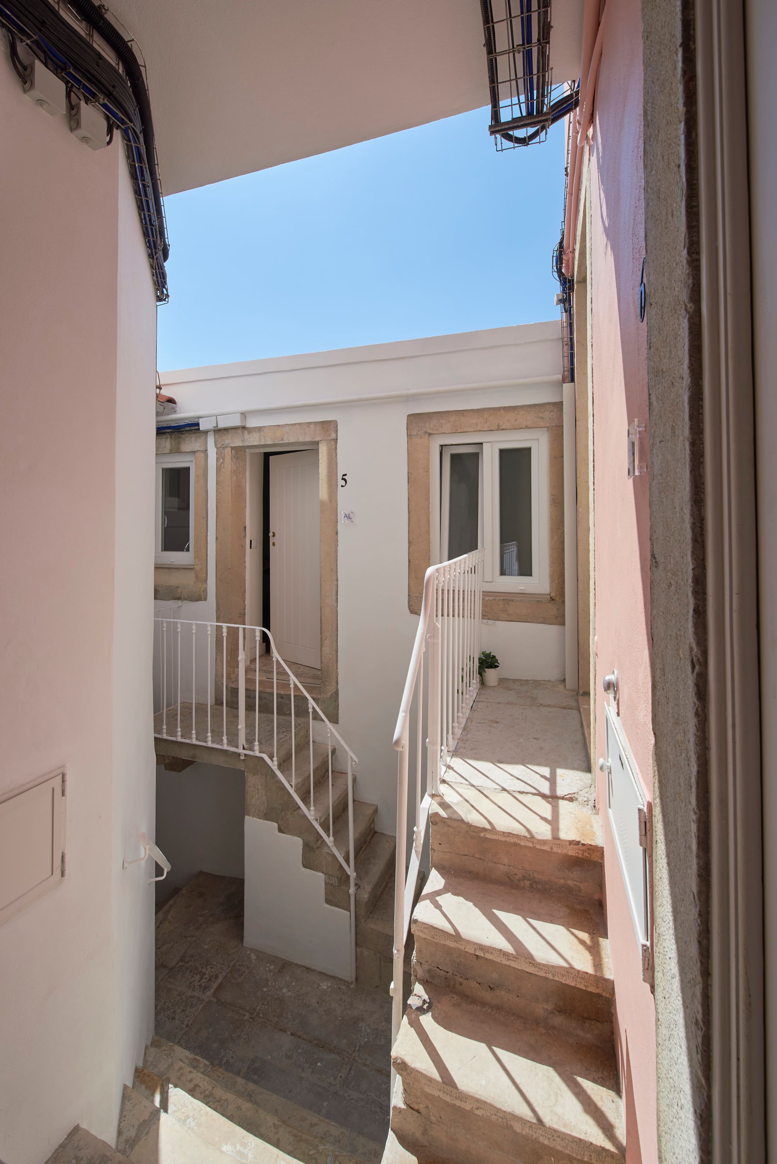 Alfama Village with Air Conditioning, door 5 36