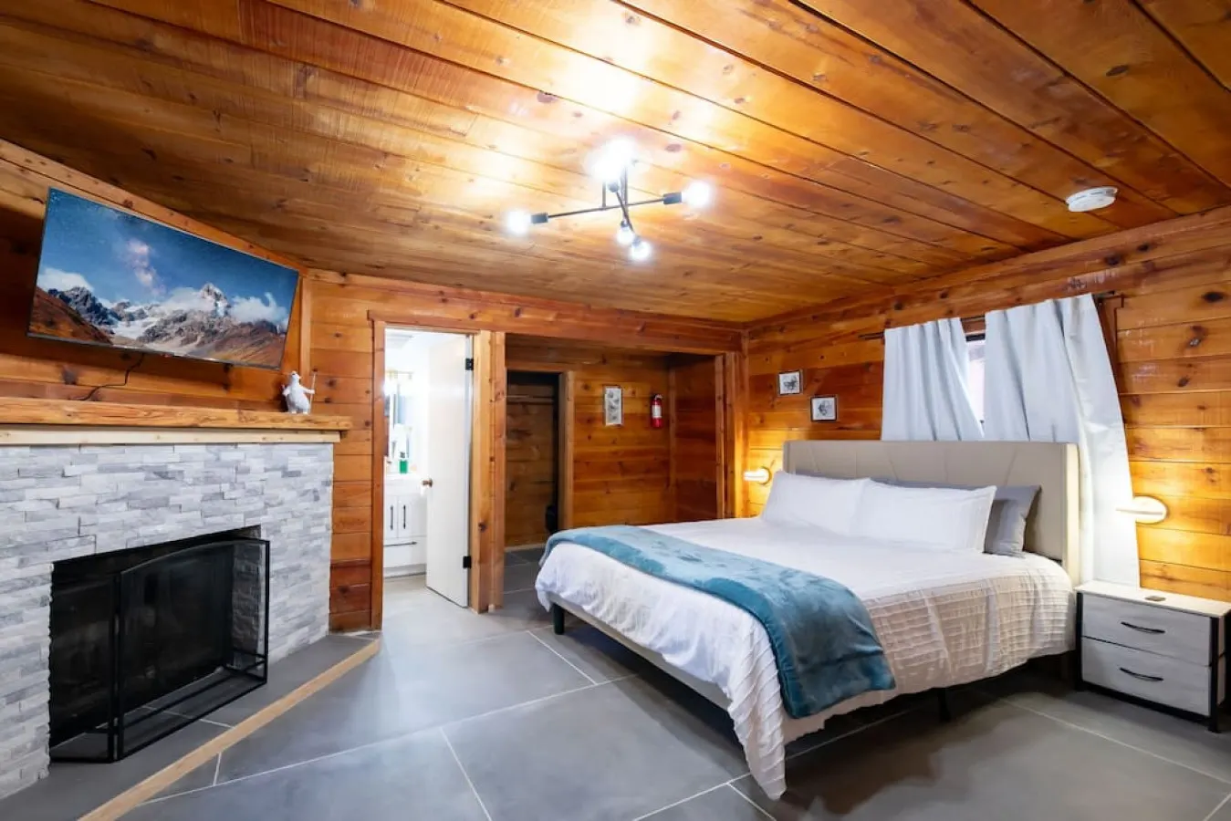 Modern Snowmass Cabin W/Kitchen 2