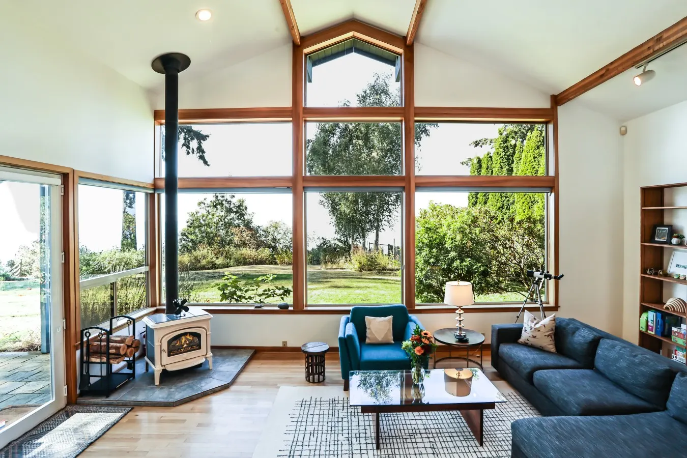 Water & Gulf Islands Views, Beach Access, Hot Tub, Game Room