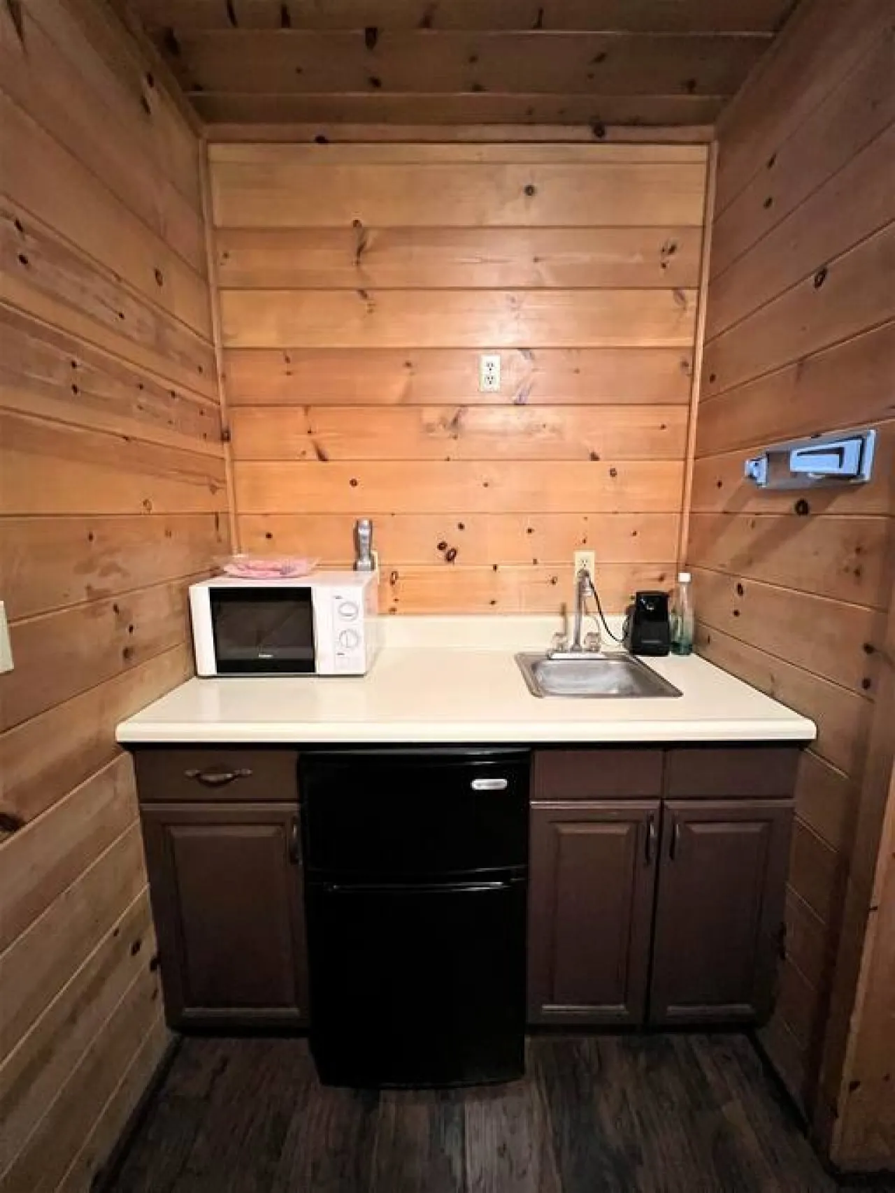 Peaceful 2 Bd w/ Hot Tub Suite - Bear Manor #14 6