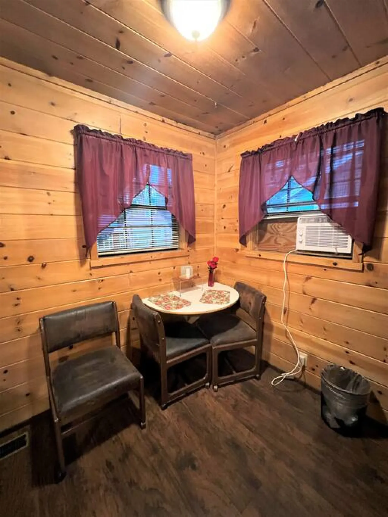 Peaceful 2 Bd w/ Hot Tub Suite - Bear Manor #14 7