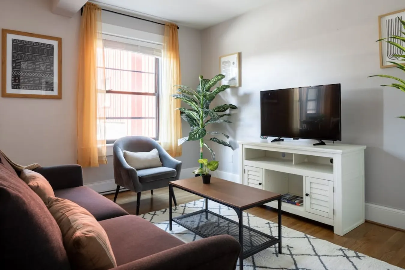 Charming Theater District 1Br Walk Anywhere! 3