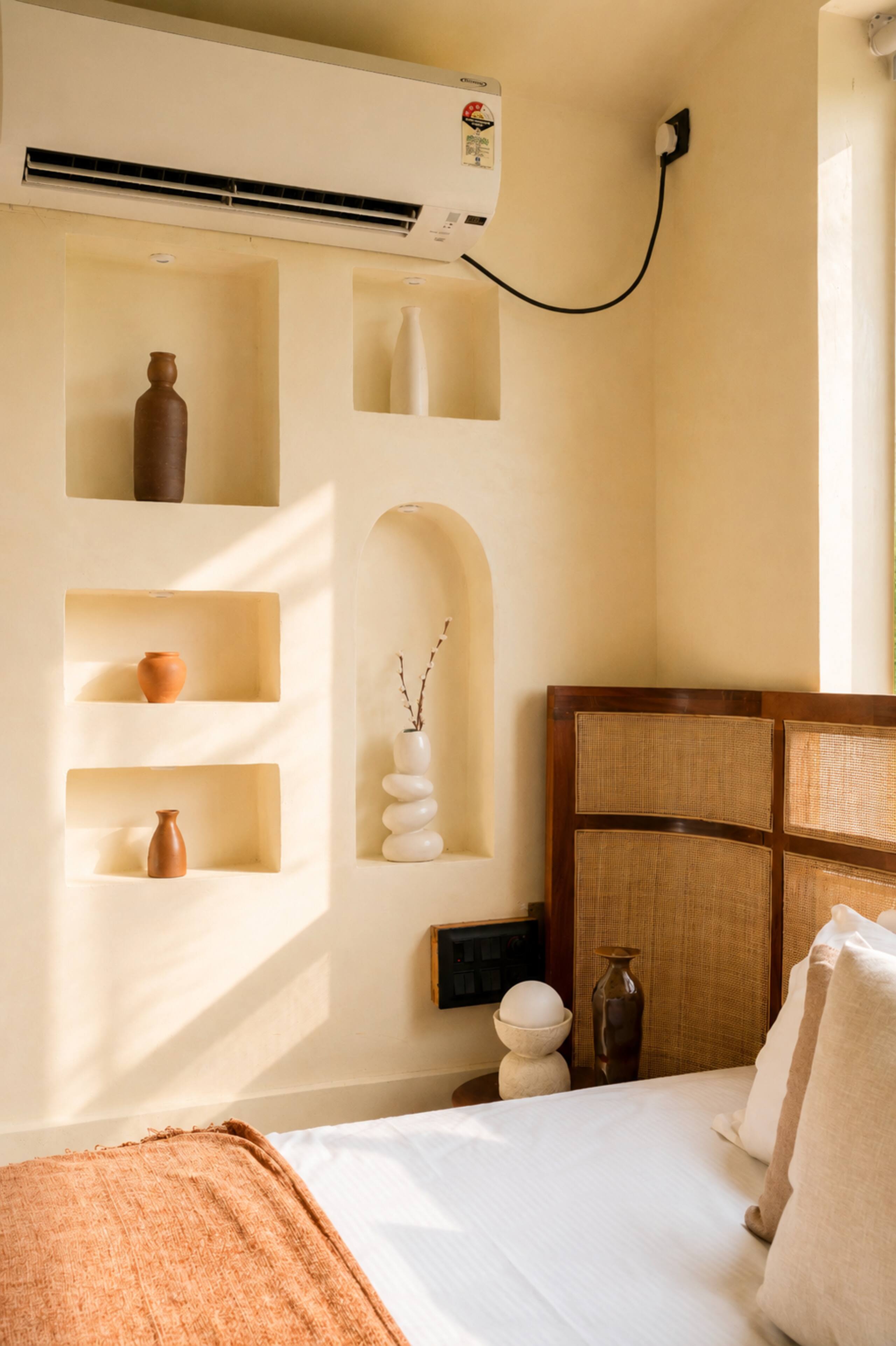 Onsen by Earthen Window | Hilltop | near Assagao 30