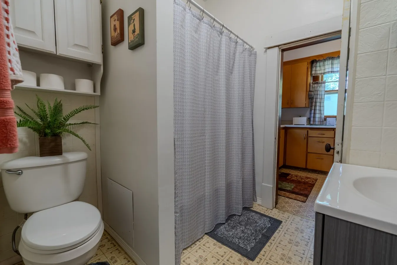 Main Street Cottage | 3BR with Fenced Yard — foto 5