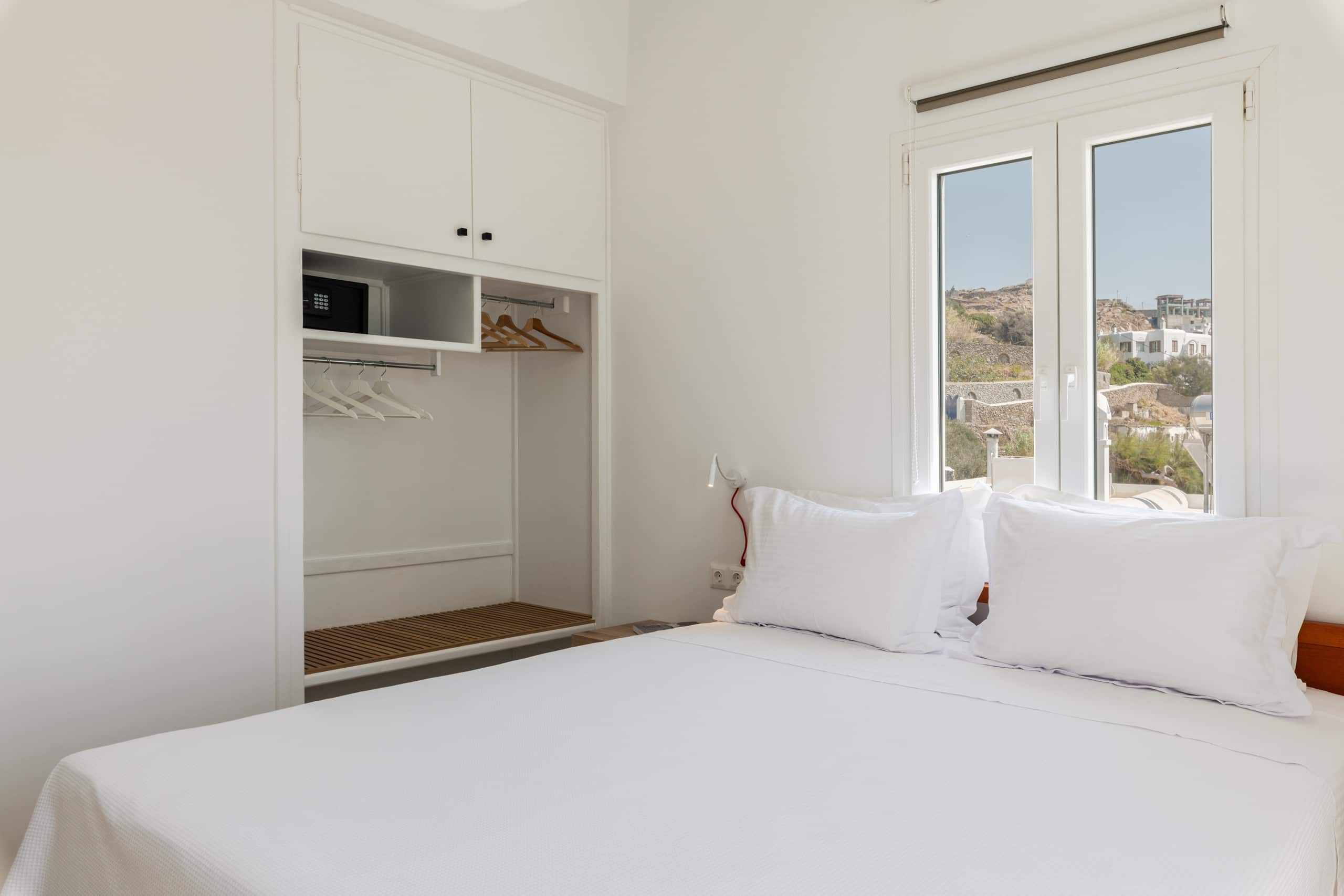 GaZía_Exquisite seaview apartment in Mykonos town 6