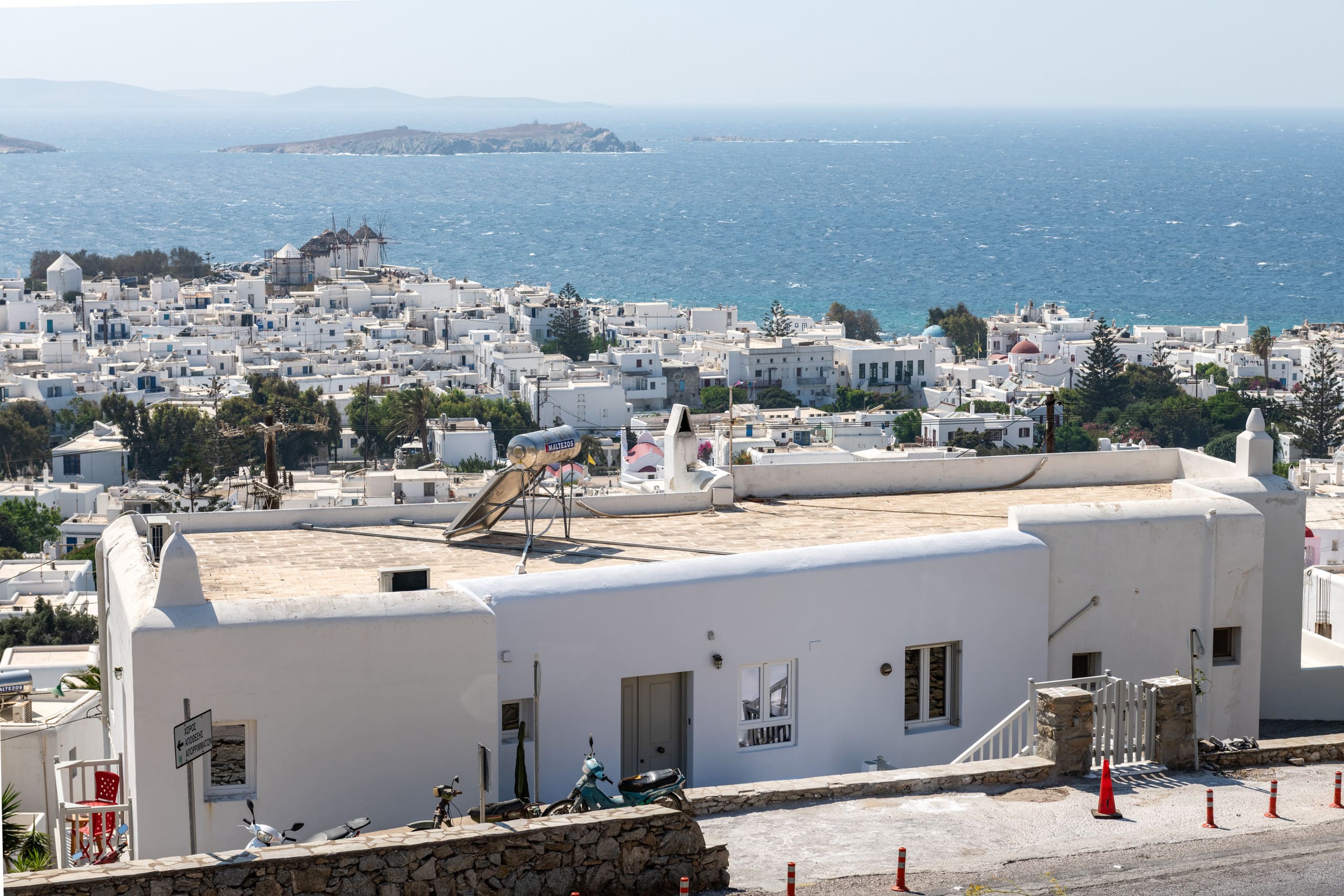 GaZía_Exquisite seaview apartment in Mykonos town 17