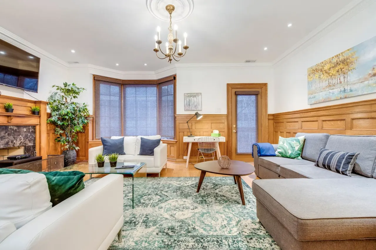 Spacious 1BR Suite King Bed Prime Location 1