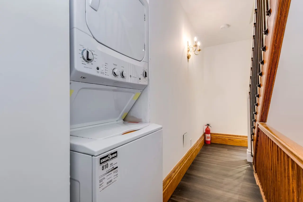 Spacious 1BR Suite King Bed Prime Location 20