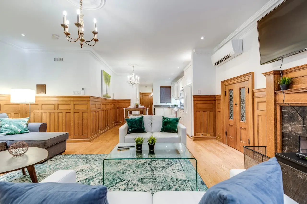 Spacious 1BR Suite King Bed Prime Location 6