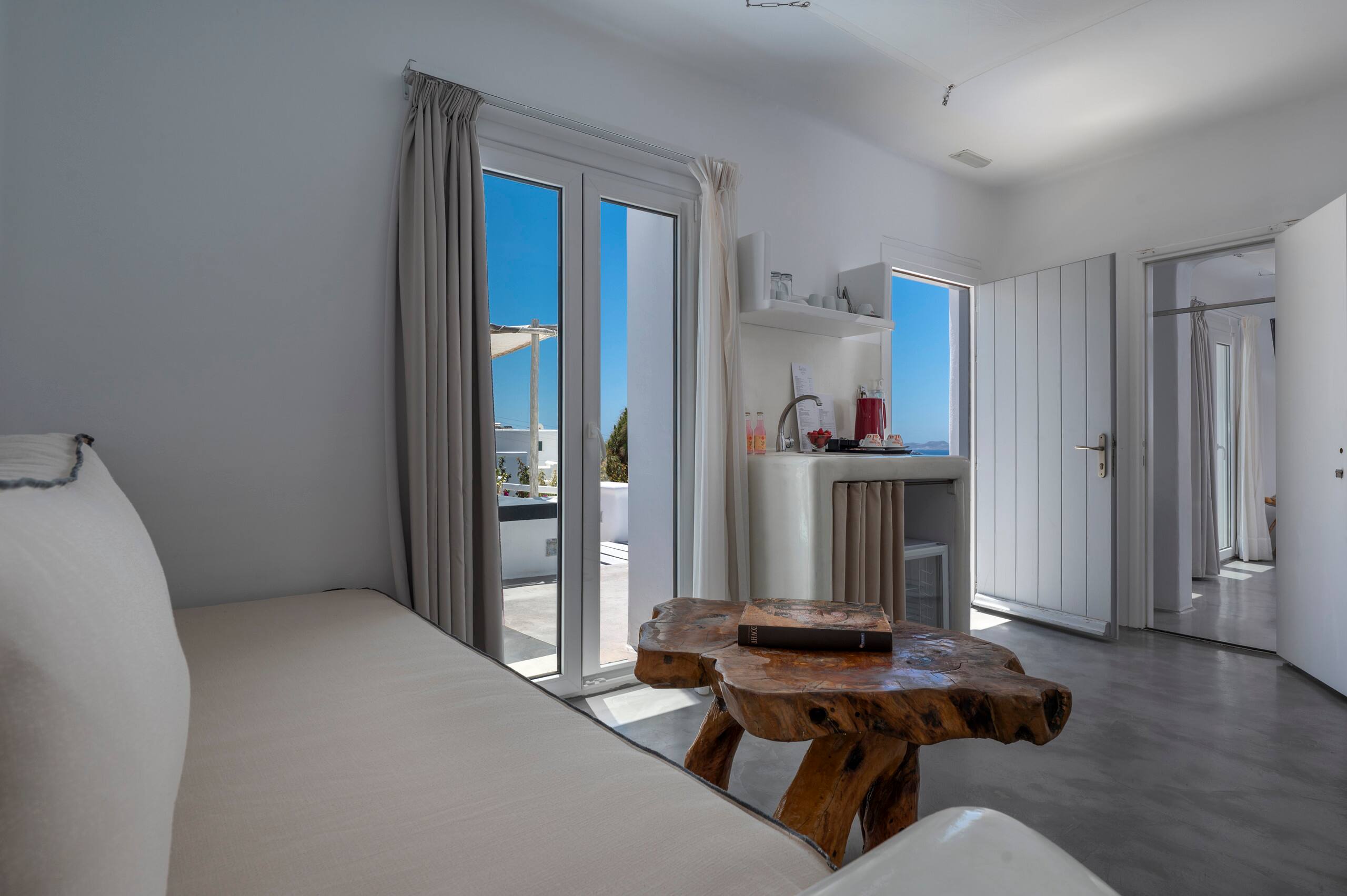 Panoramic Sea View Suite | Flaskos Suites 8