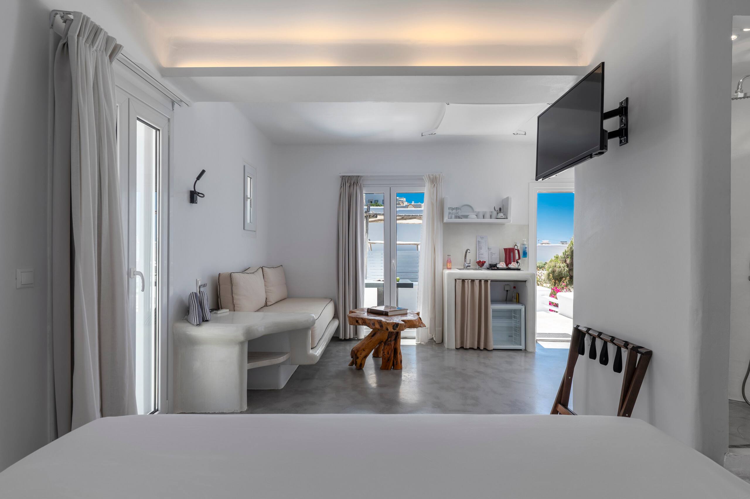 Panoramic Sea View Suite | Flaskos Suites 11