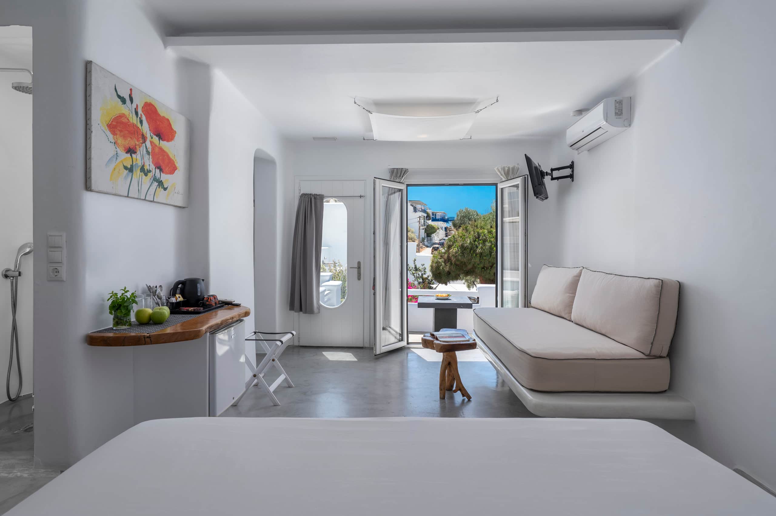 Panoramic Sea View Suite | Flaskos Suites — photo 2