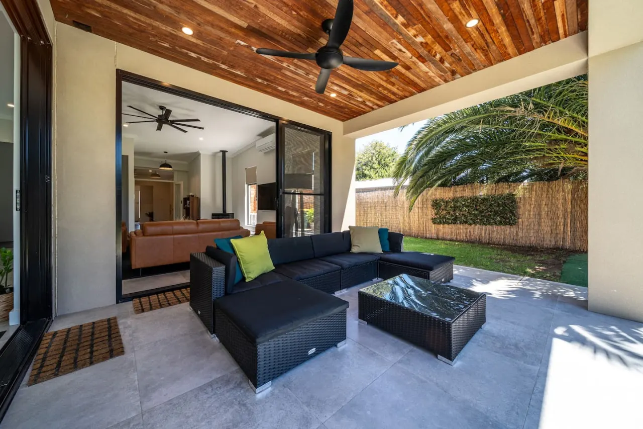 Marble @ South Plympton: Effortless Family Comfort 14