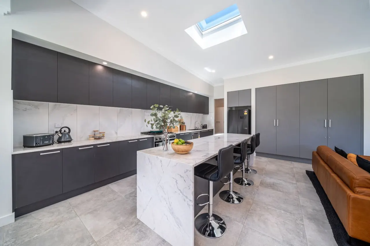 Marble @ South Plympton: Effortless Family Comfort 19