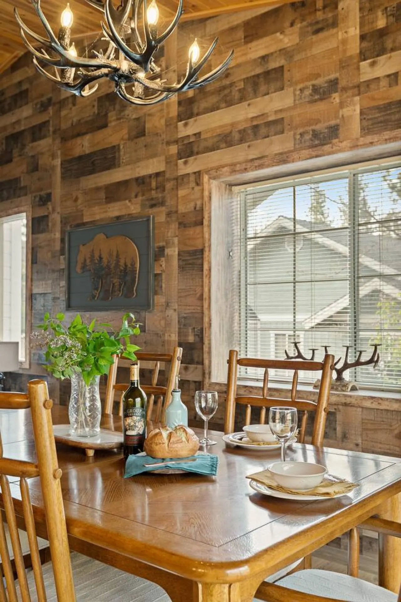 Designer Snow Retreat Near ski resorts w/ spa 17