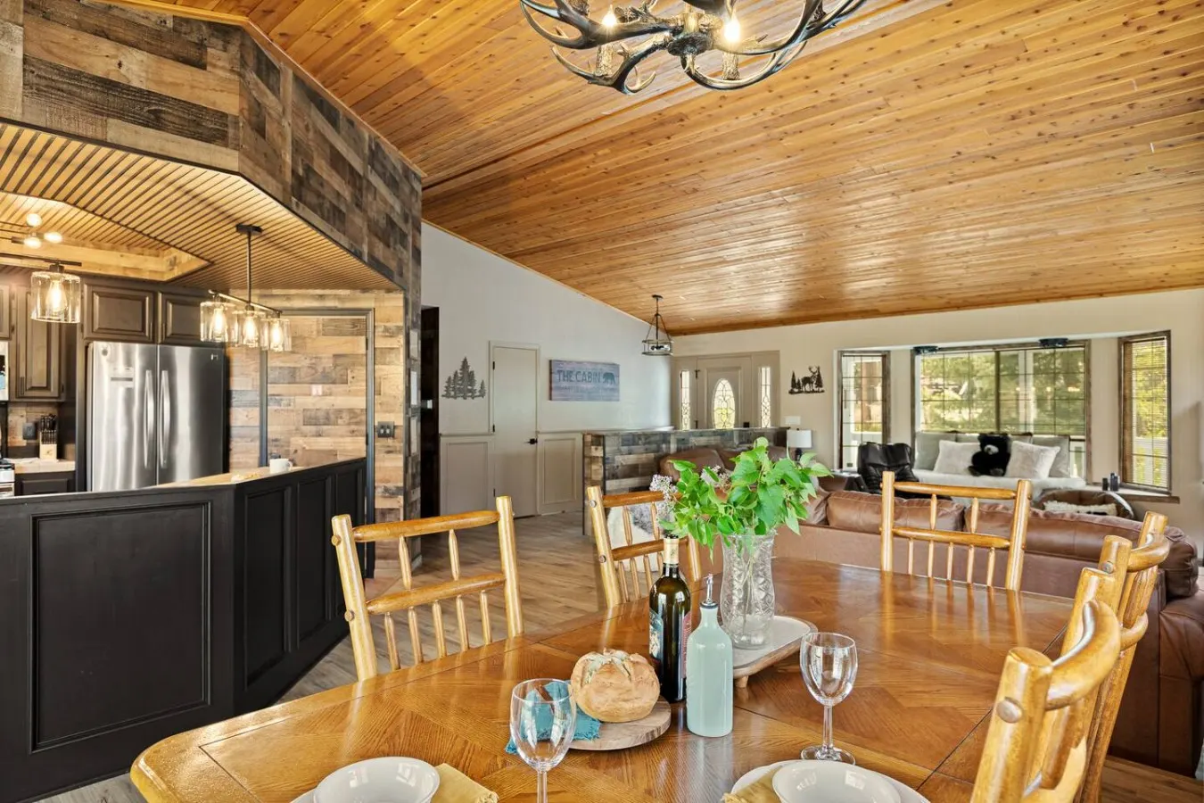 Designer Snow Retreat Near ski resorts w/ spa 18