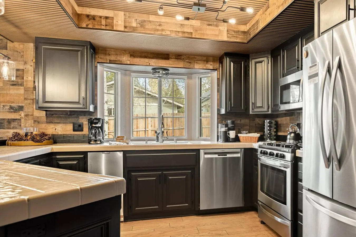 Designer Snow Retreat Near ski resorts w/ spa 3