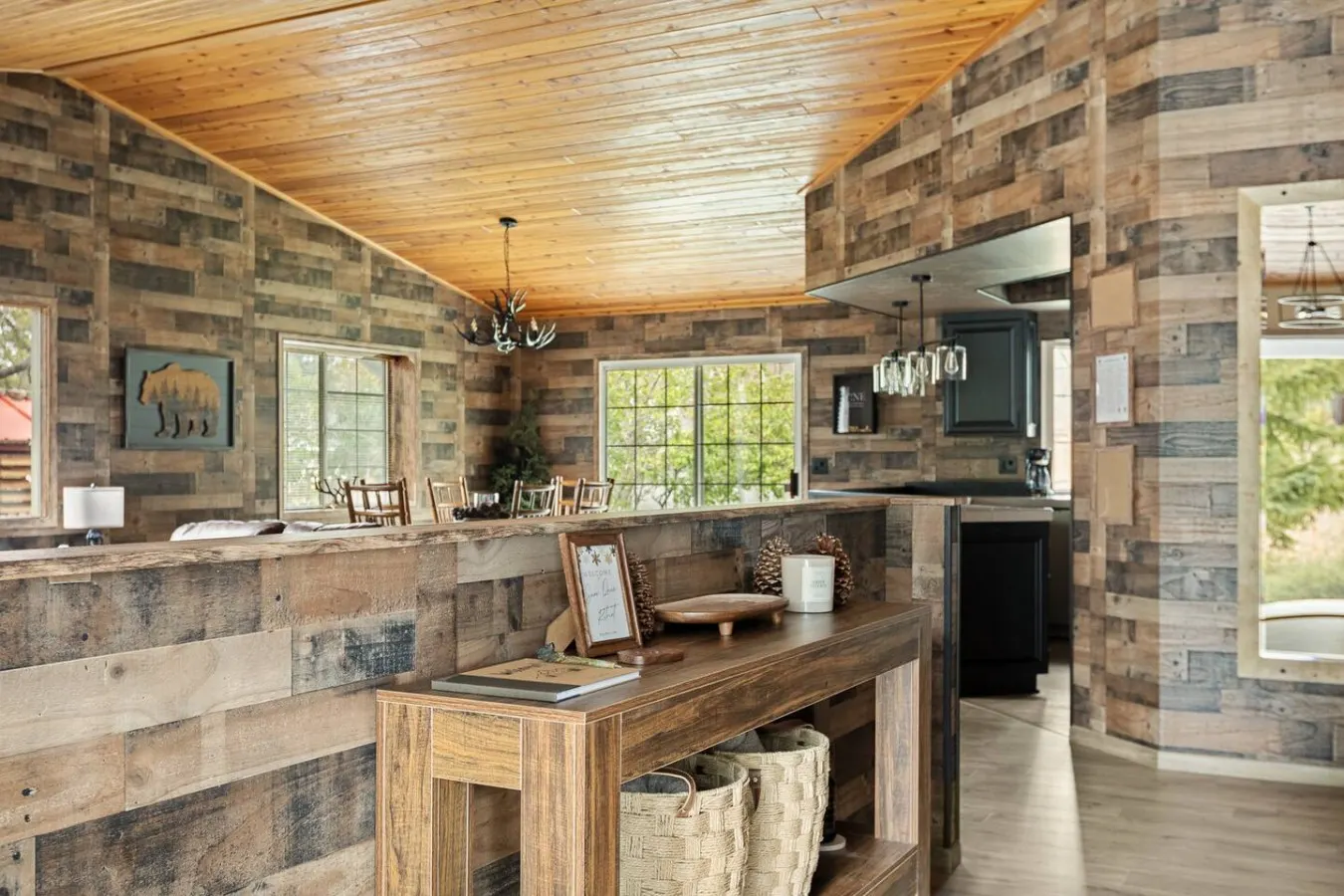 Designer Snow Retreat Near ski resorts w/ spa 8