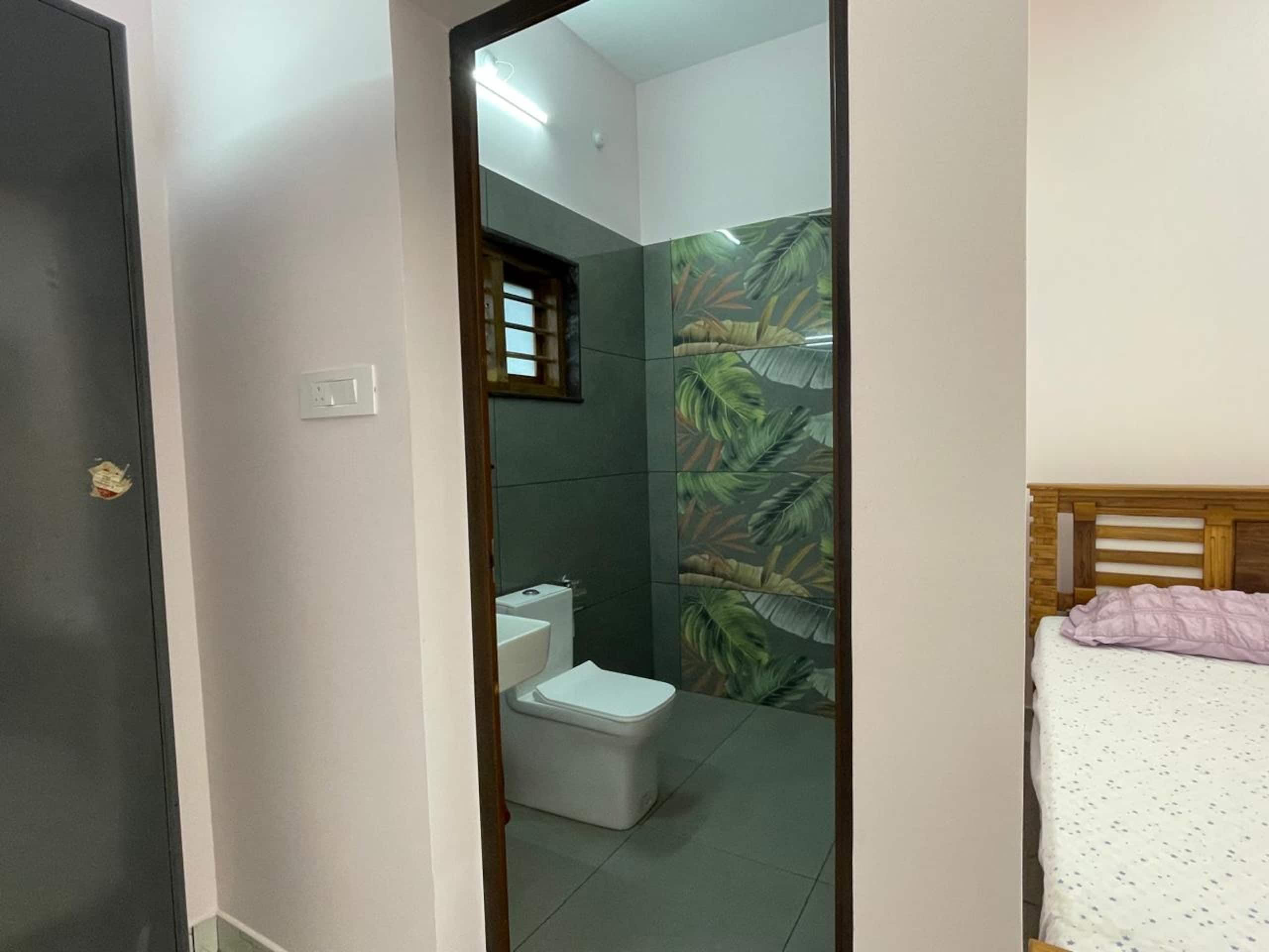 Luxury 5BR Villa |6 Toilets| 11 Guests| Kattappana 12