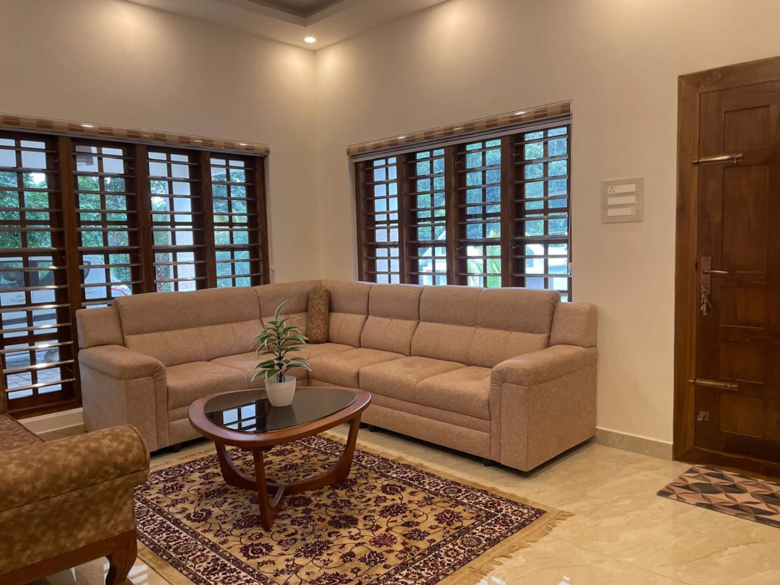 Luxury 5BR Villa |6 Toilets| 11 Guests| Kattappana