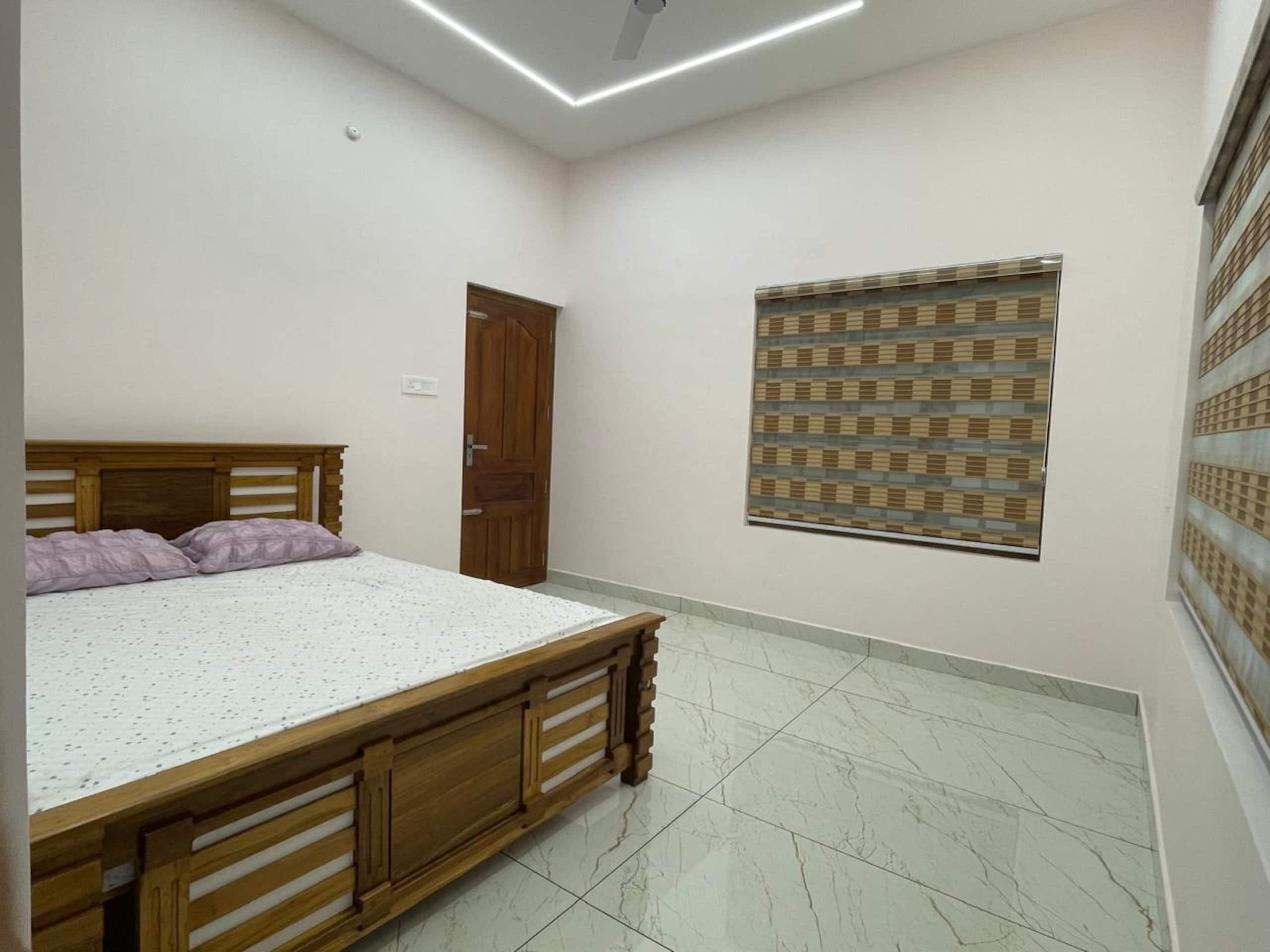 Luxury 5BR Villa |6 Toilets| 11 Guests| Kattappana 15