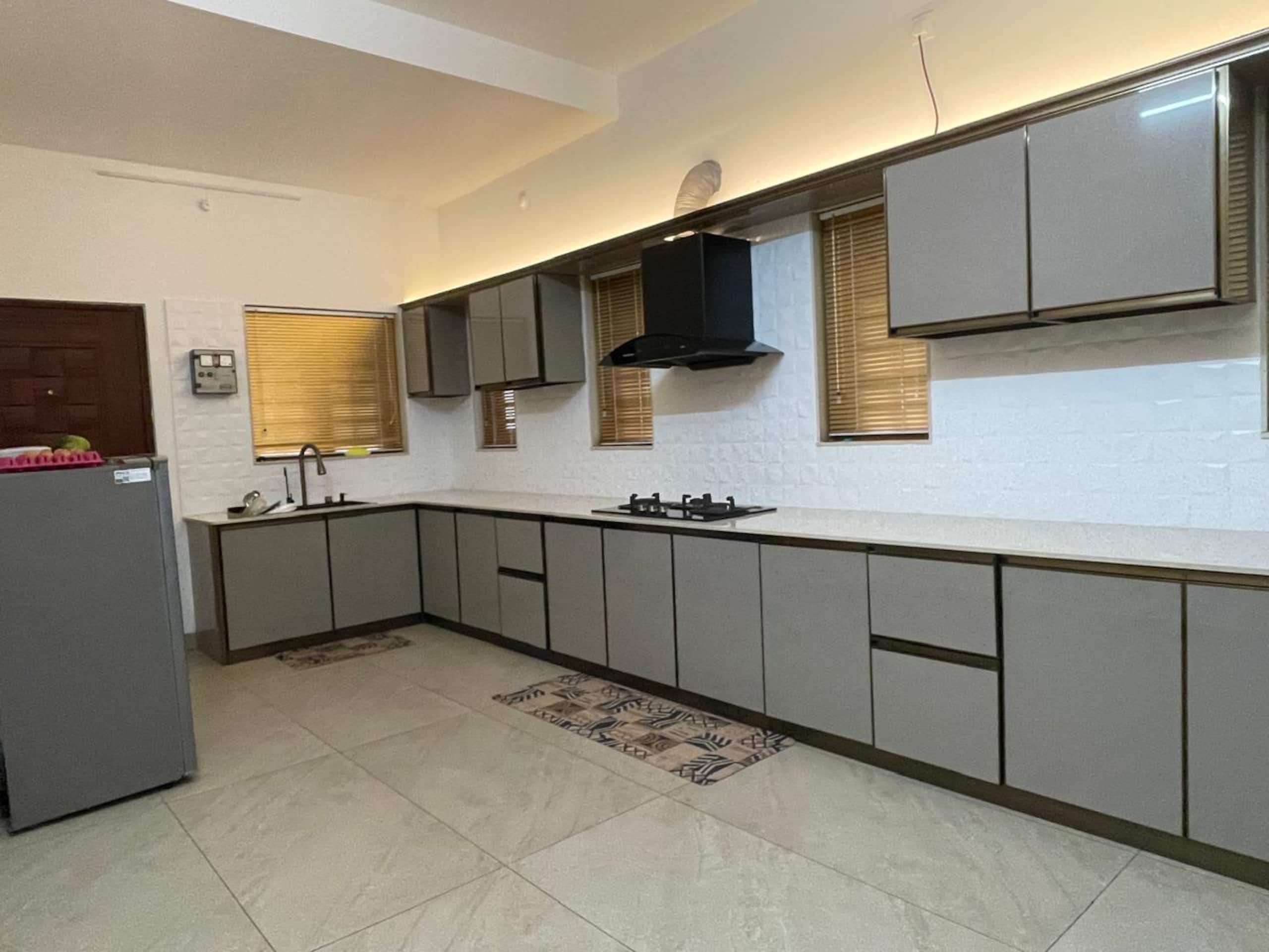 Luxury 5BR Villa |6 Toilets| 11 Guests| Kattappana 4