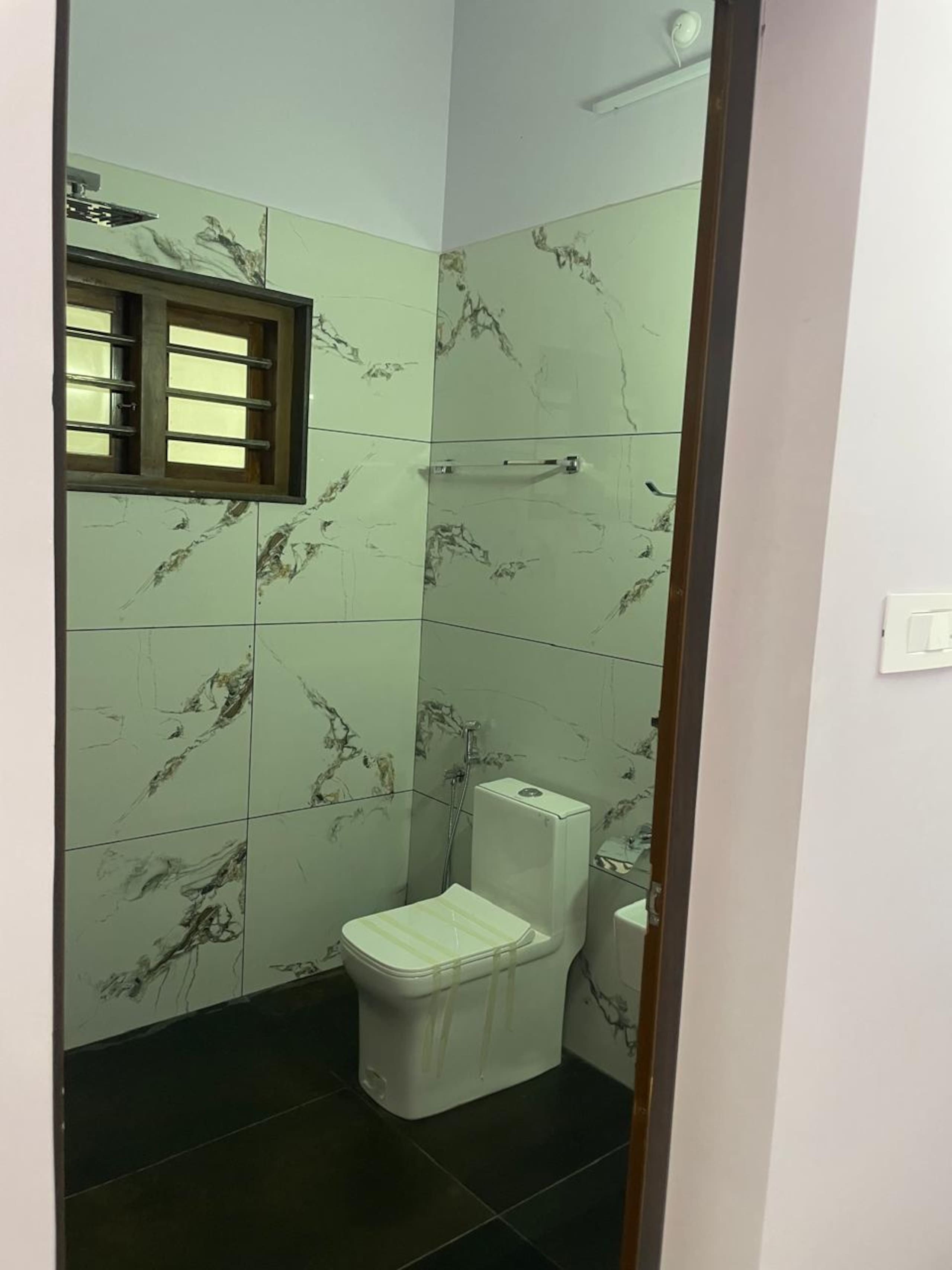 Luxury 5BR Villa |6 Toilets| 11 Guests| Kattappana 19