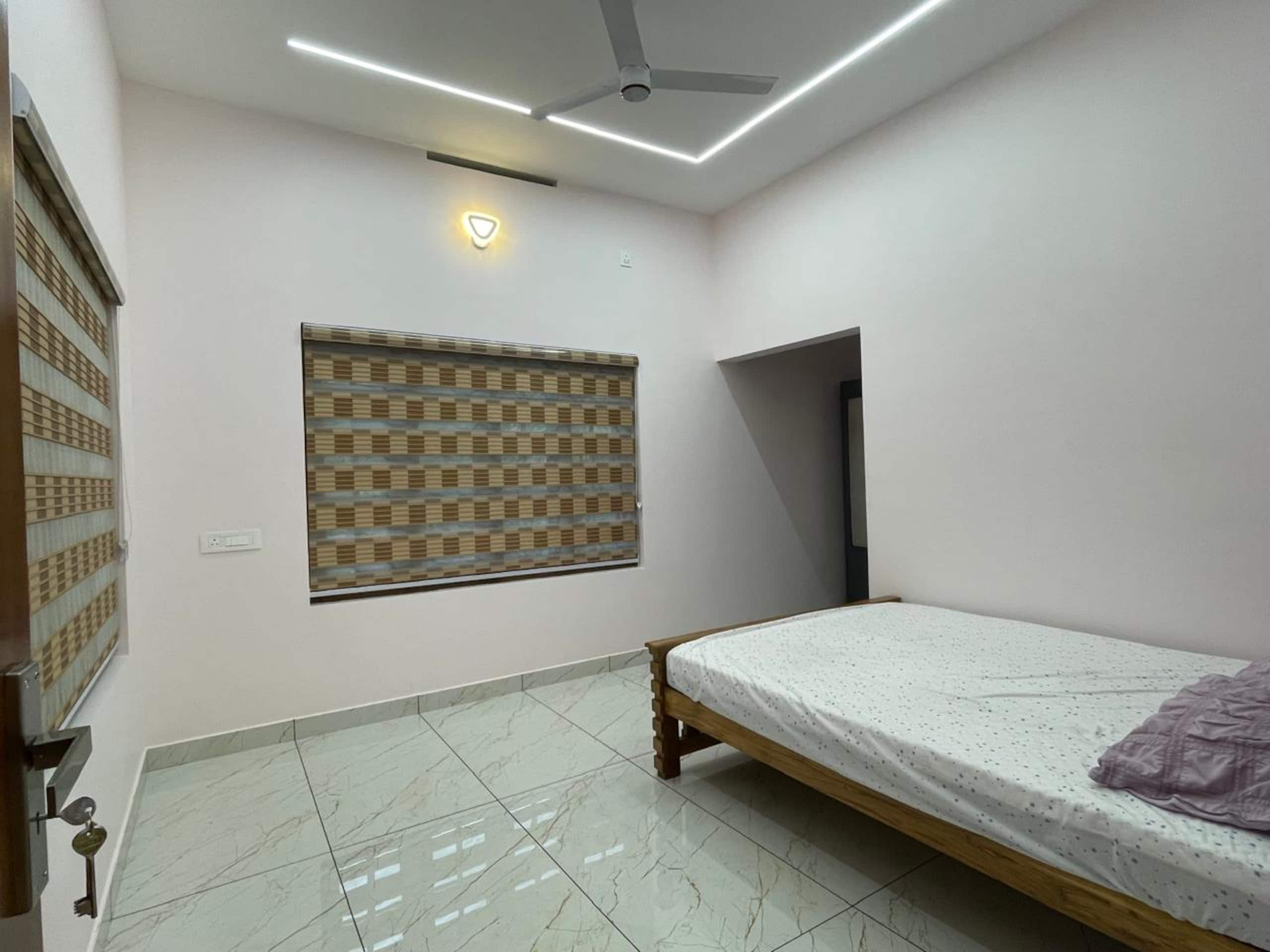 Luxury 5BR Villa |6 Toilets| 11 Guests| Kattappana 14