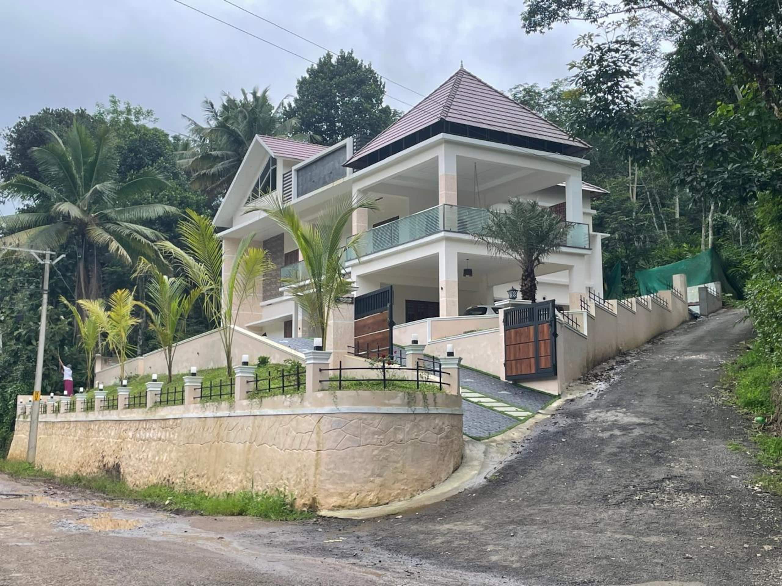 Luxury 5BR Villa |6 Toilets| 11 Guests| Kattappana 3