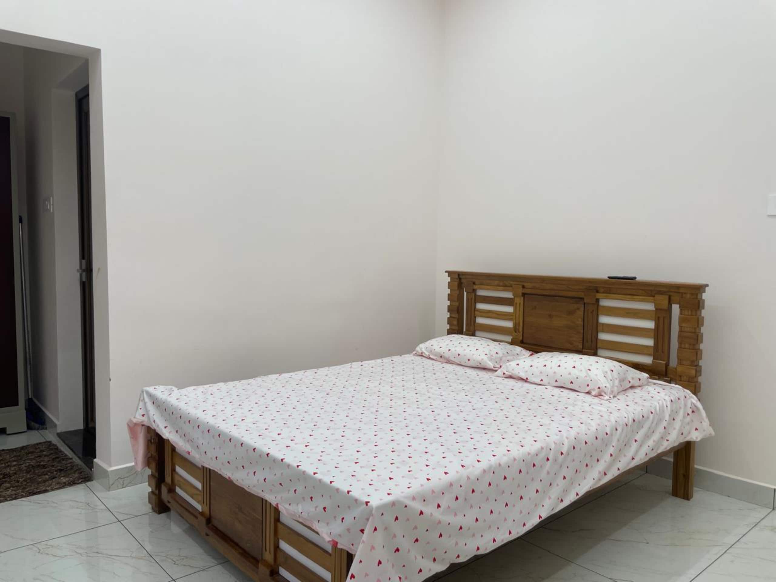 Luxury 5BR Villa |6 Toilets| 11 Guests| Kattappana 10