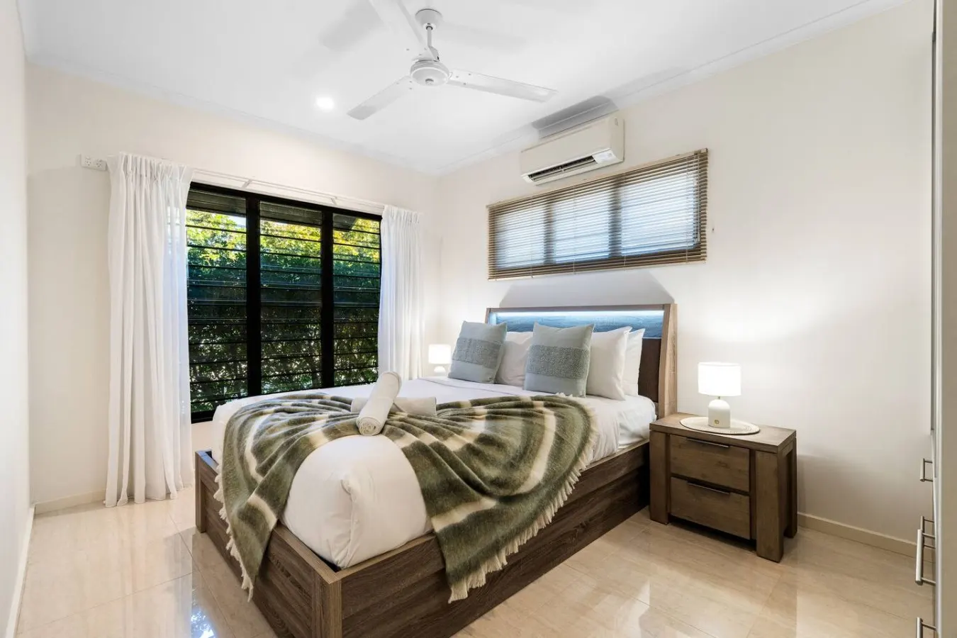 Zen Elysium: pool - patio - work desk - garage 20