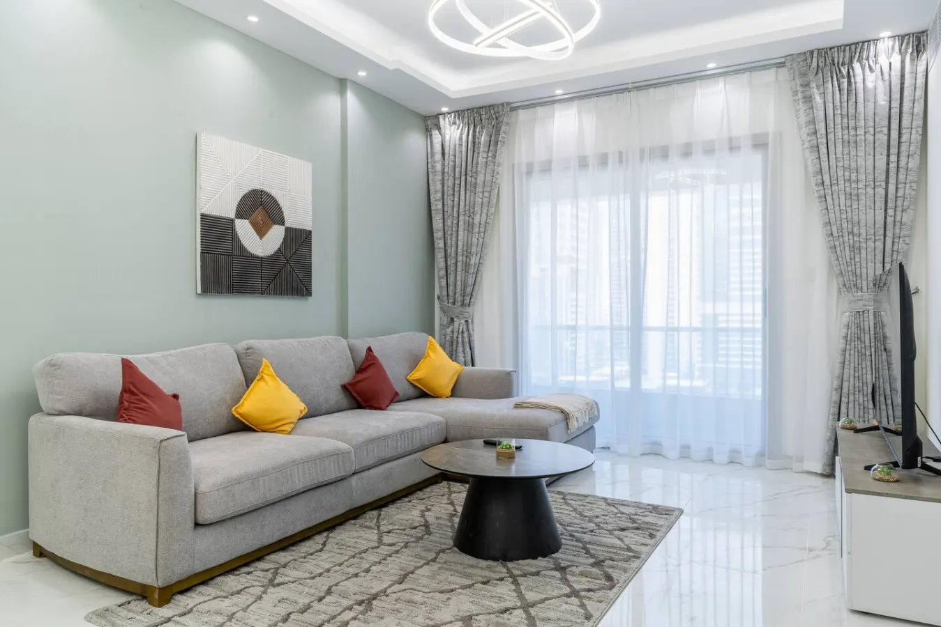 Dubai Marina - 2BHK Luxurious Apartment 1