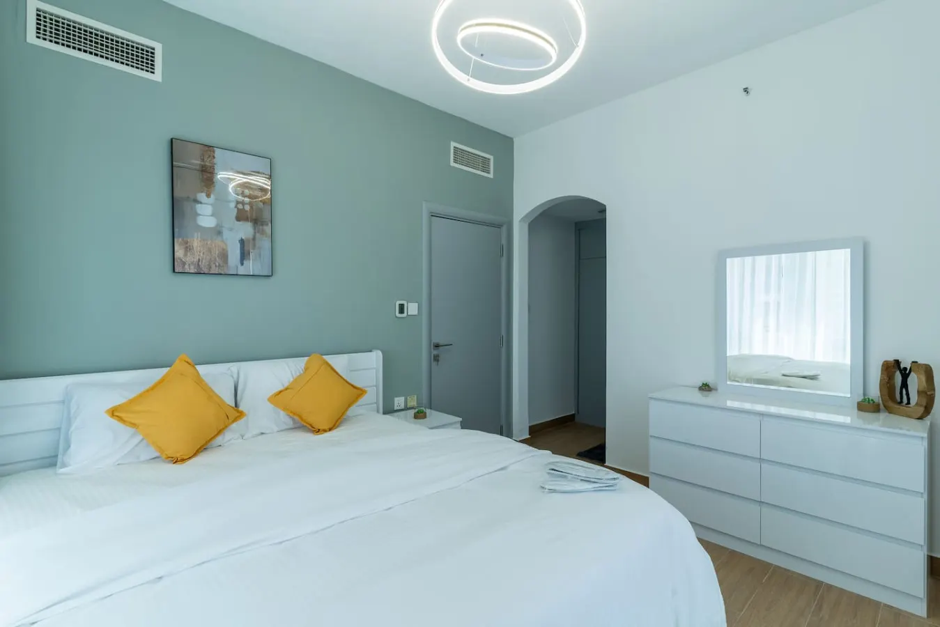 Dubai Marina - 2BHK Luxurious Apartment 9