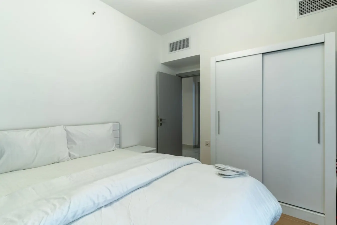 Dubai Marina - 2BHK Luxurious Apartment 18