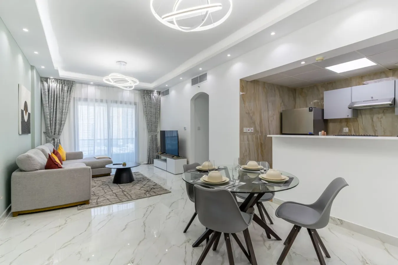 Dubai Marina - 2BHK Luxurious Apartment 7
