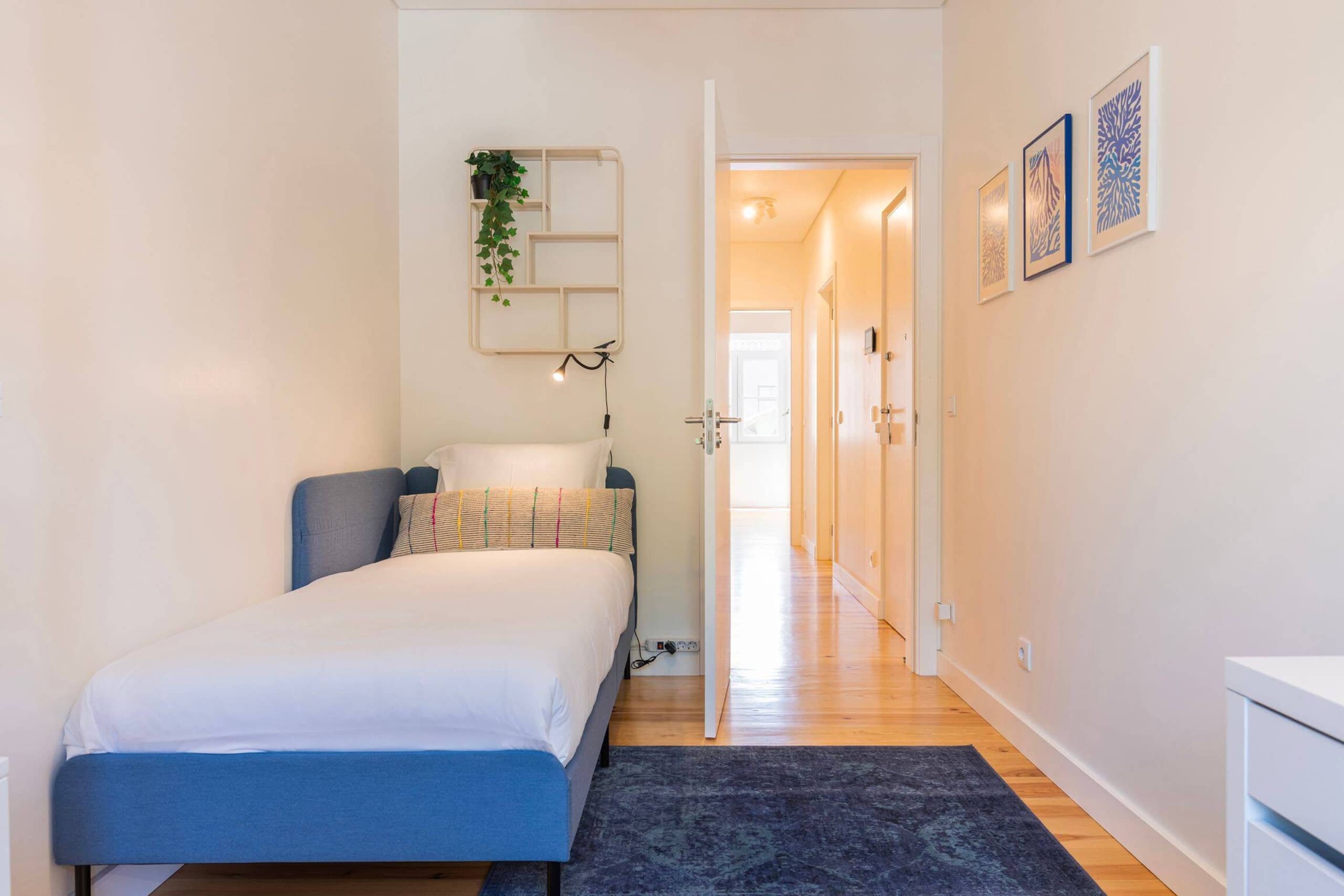 Apartment T3 65m2, 1st, 3 bedroom at Paço de Arco 15