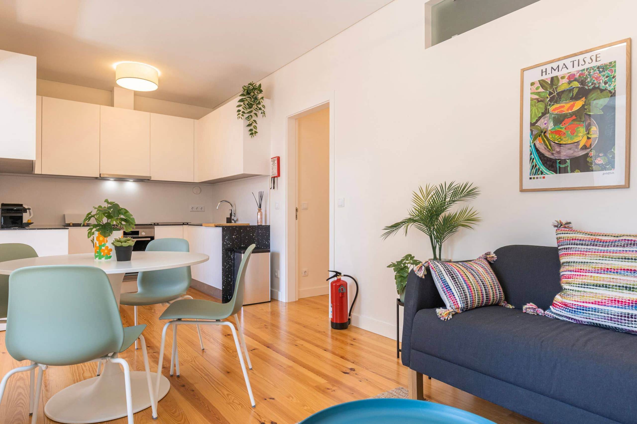 Apartment T3 65m2, 1st, 3 bedroom at Paço de Arco 1