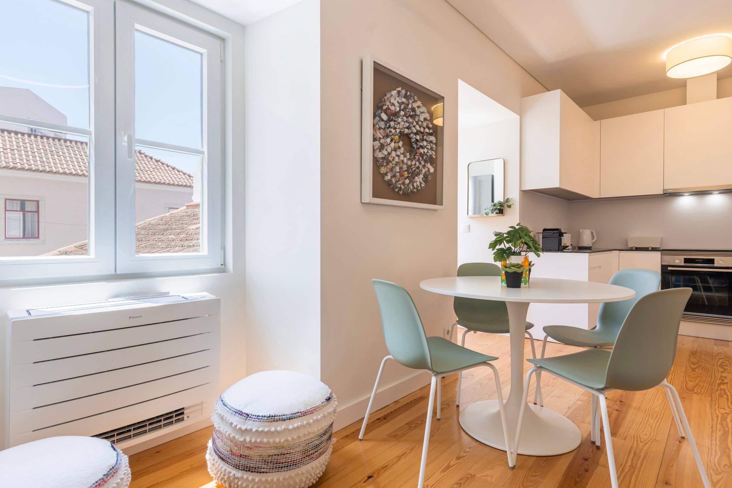 Apartment T3 65m2, 1st, 3 bedroom at Paço de Arco 6