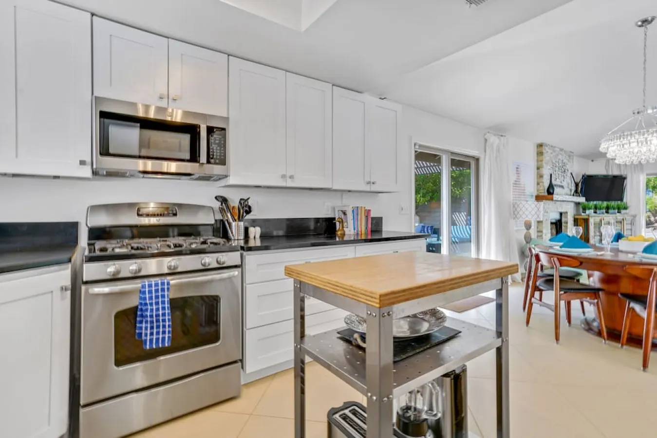 Adobe Villa: Palm Springs, CA 10