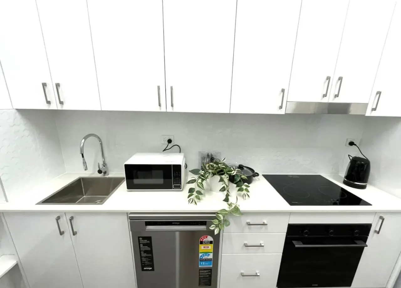 Bright Twin Shared Spaces - Chippendale - U1-A1 13