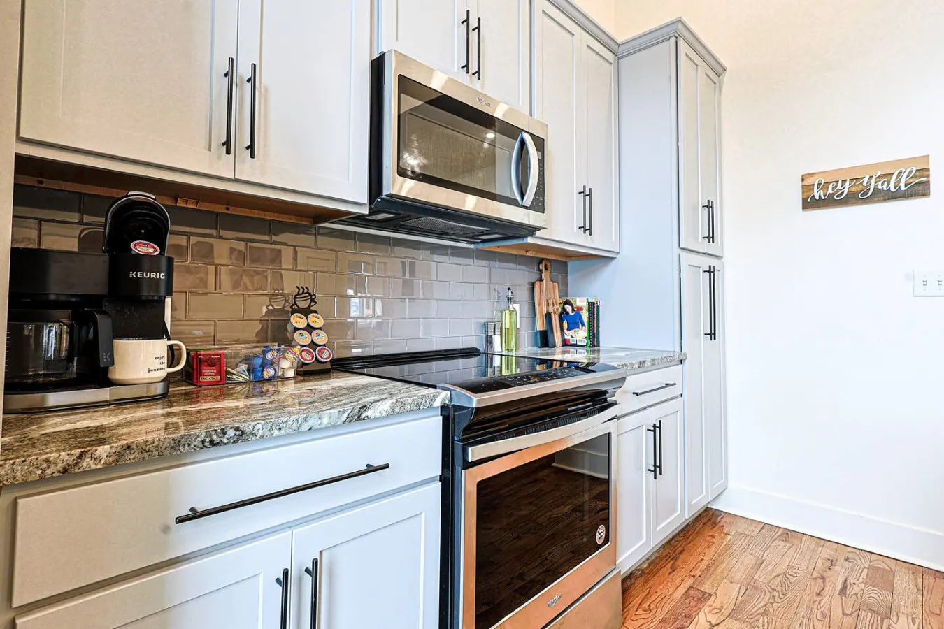 Stylish Urban Getaway ~ Downtown Knox 18